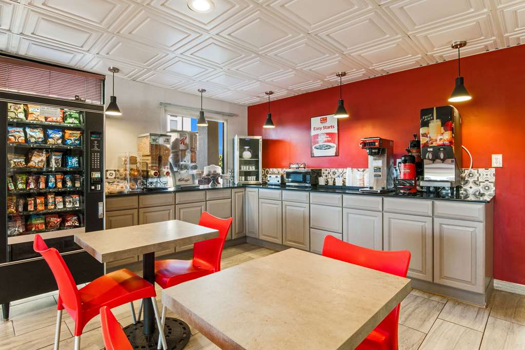 Econo Lodge Conyers - photo 20