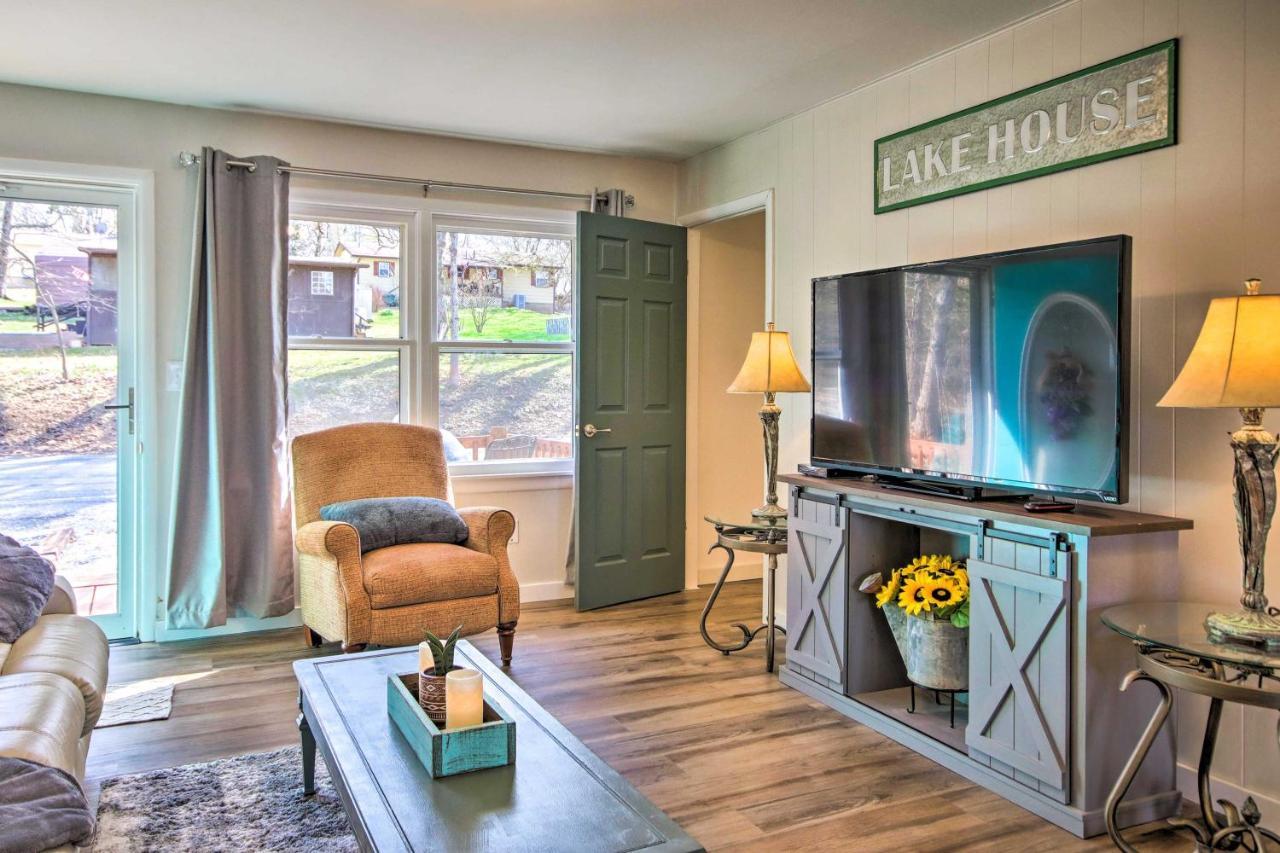 Lakefront Gem with Screened Porch And Game Room