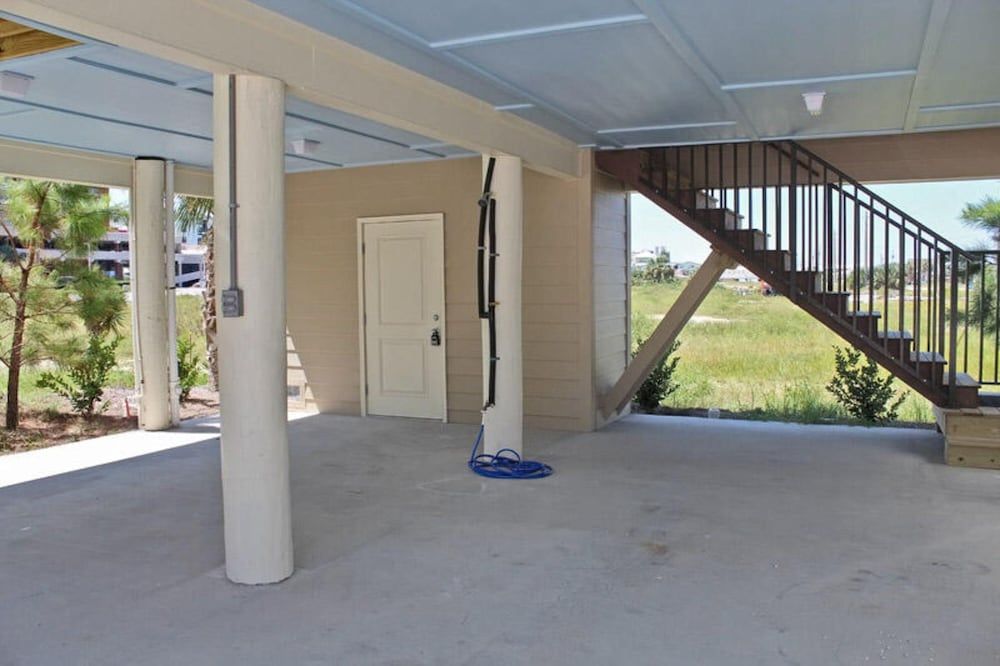 Romeo Beach by Youngs Suncoast - photo 3