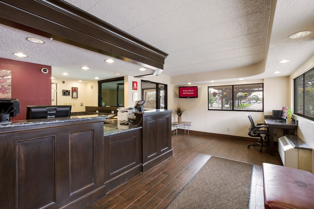 Red Roof Inn Grand Rapids Airport - photo 3