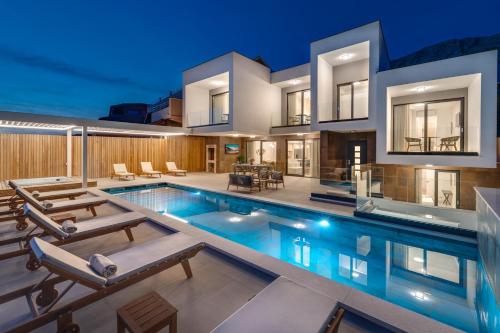 Villa Largo — 4-Star Luxury Hotel in Dugi Rat, Croatia