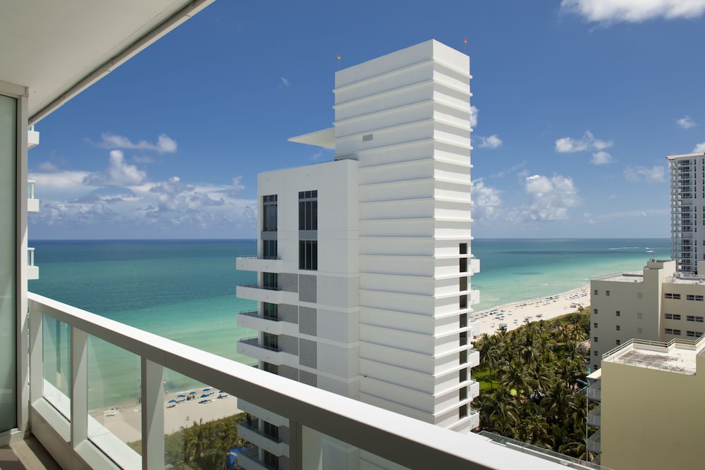 Fontainebleau Miami Beach - photo 22