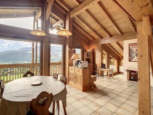 La Combe Blanche Balcon Sur Le Mont Blanc — Combloux
