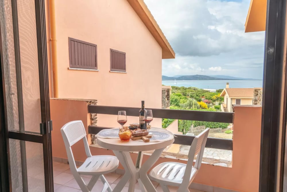 Comfort And Privacy For 4 Guests — Stintino