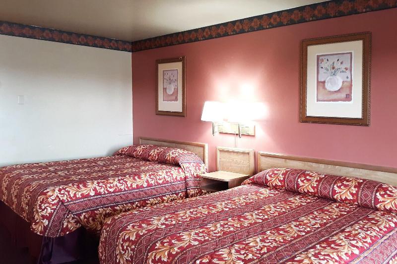 Hotel Kings at Clovis by OYO Rooms - photo 30