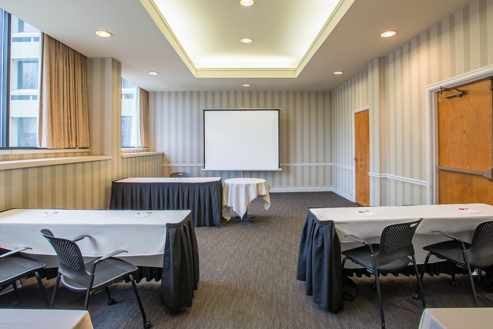 Holiday Inn & Suites Pittsfield Berkshires by IHG - photo 45