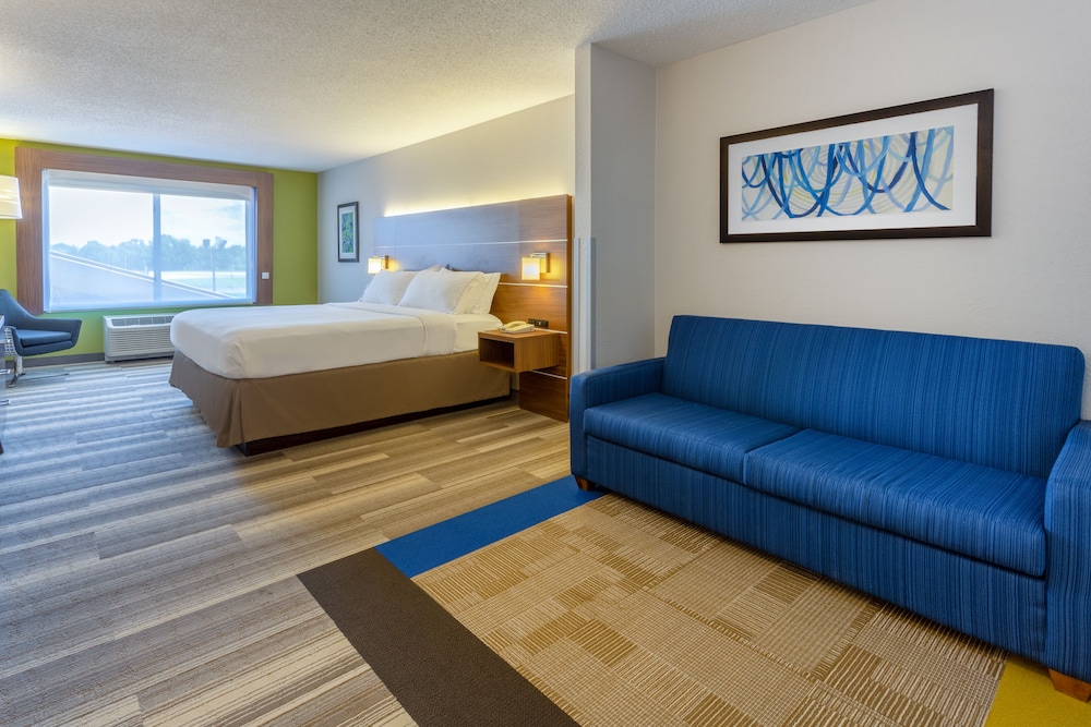 Holiday Inn Express & Suites Vandalia by IHG - photo 15