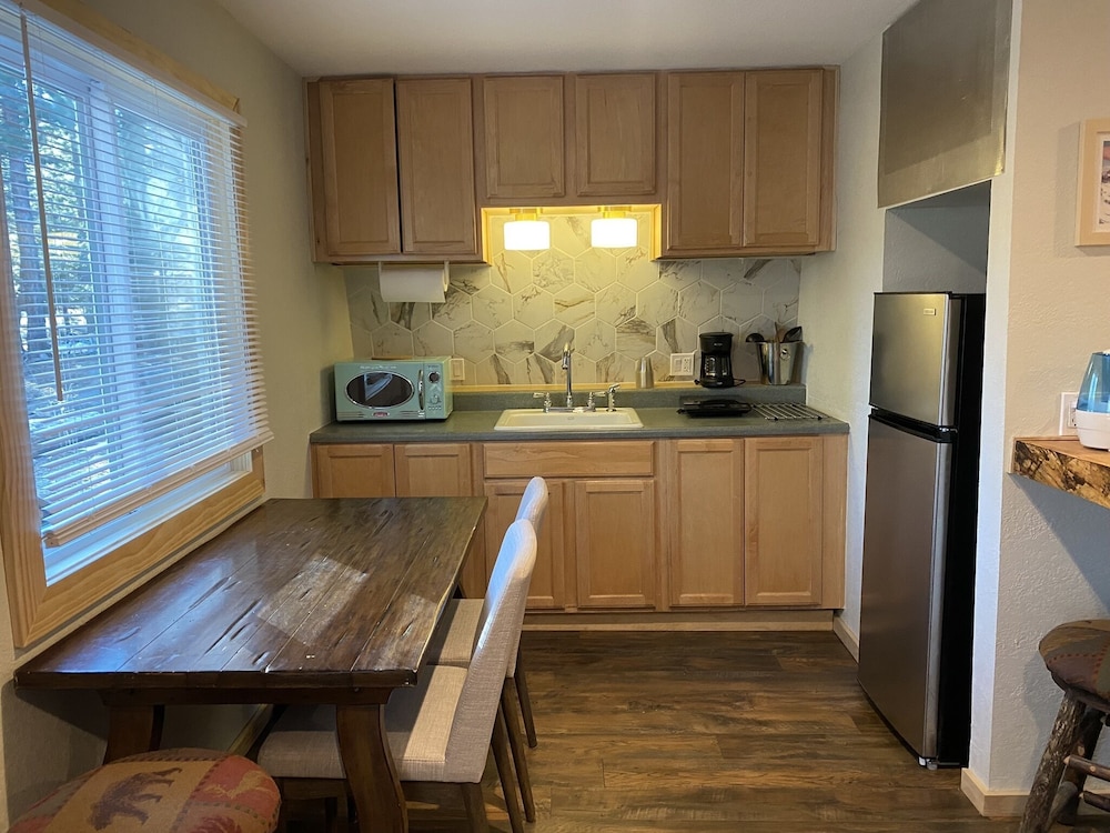 Cinnamon Bear Inn - photo 56