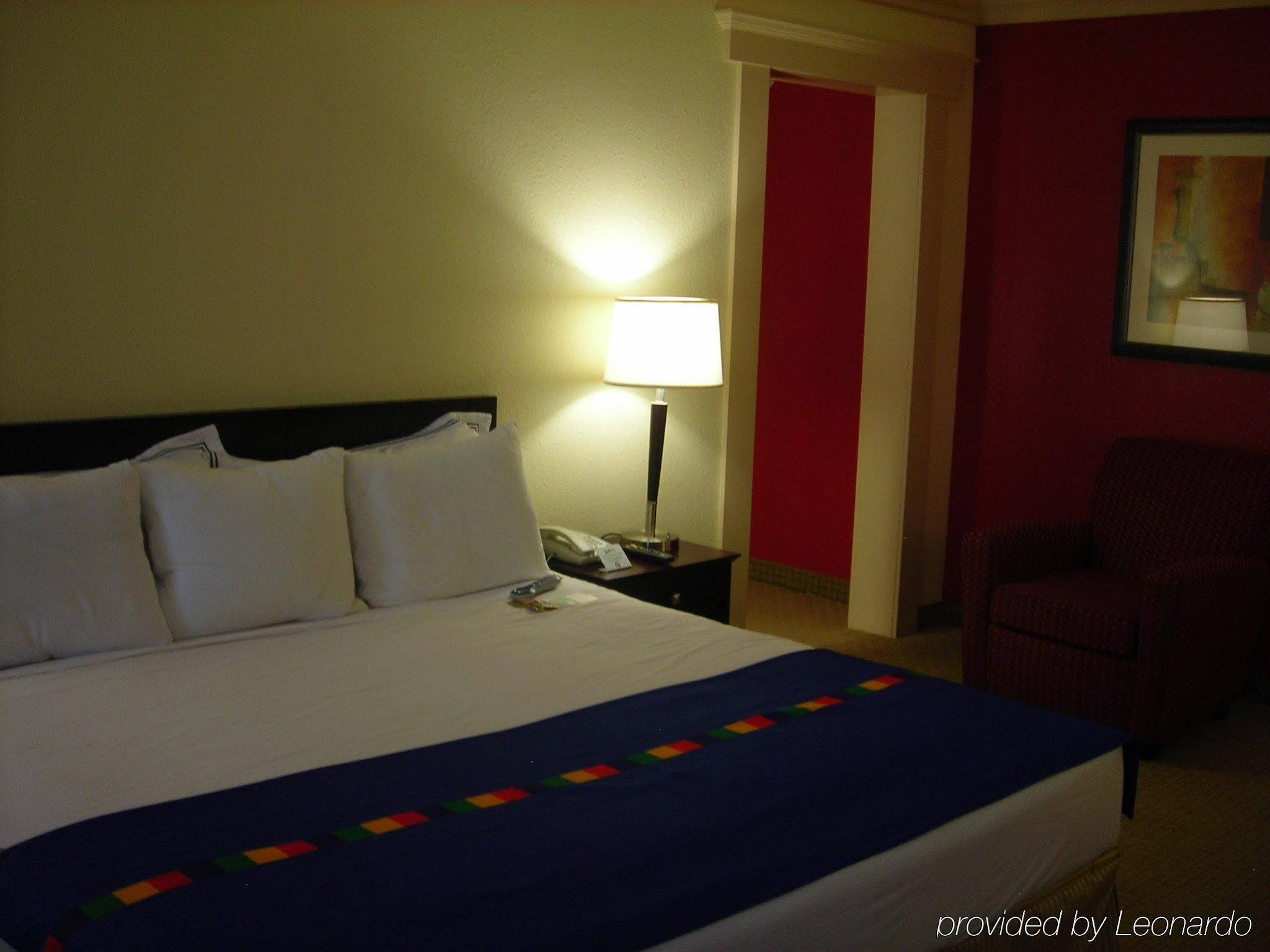 Love Field Hotel & Suites - photo 24