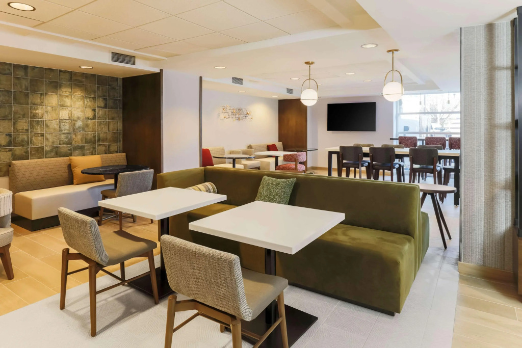 Hampton Inn Silver Spring - photo 25