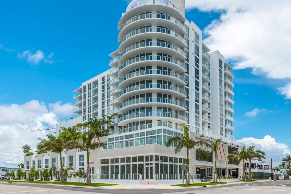 Top Fort Lauderdale Condo 9th Floor Private and Sanitized Hotel Amenities Free Parking for Stays Over 27 Days 400 ft From the Beach. Hosted by Super Host - featured photo
