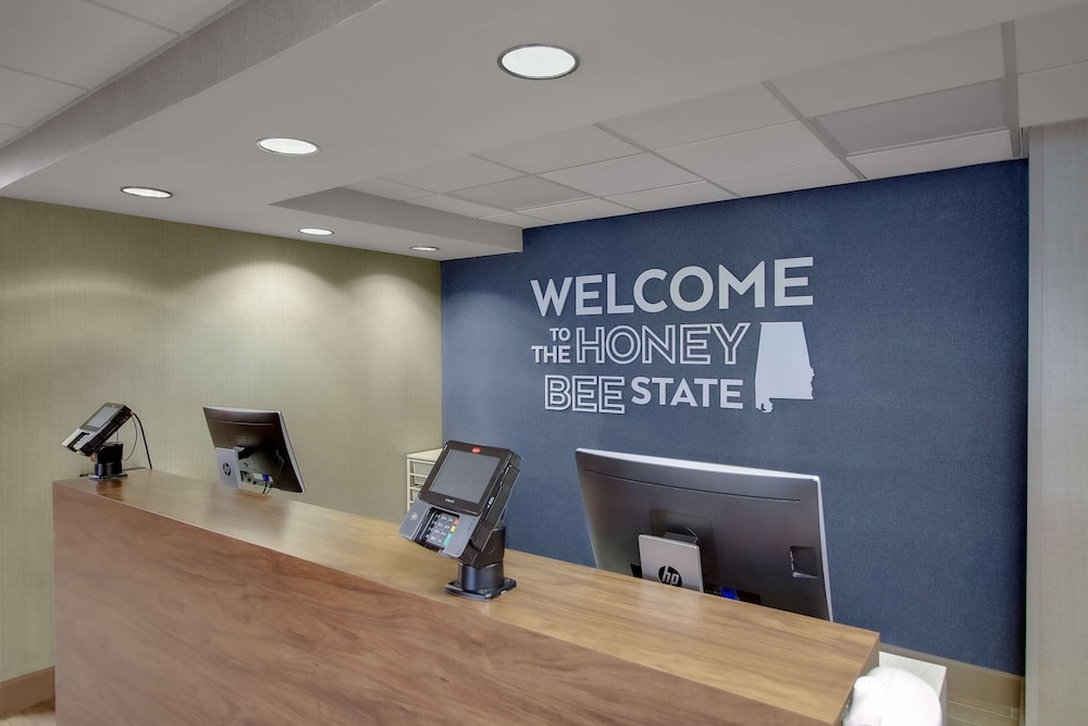 Hampton Inn Birmingham Colonnade 280 - photo 10
