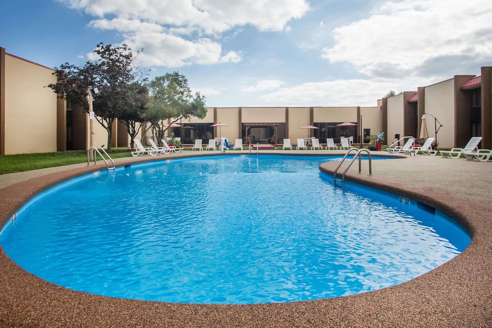 Sonesta Select Hotels Statesville - photo 17