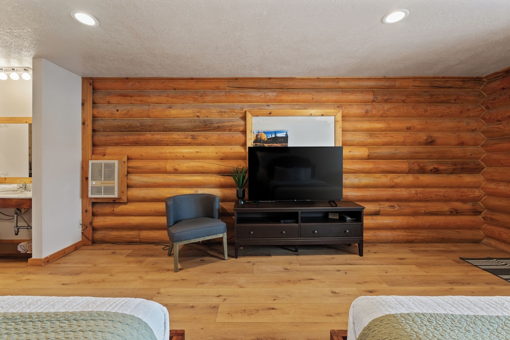 Duck Creek Village Inn - photo 50