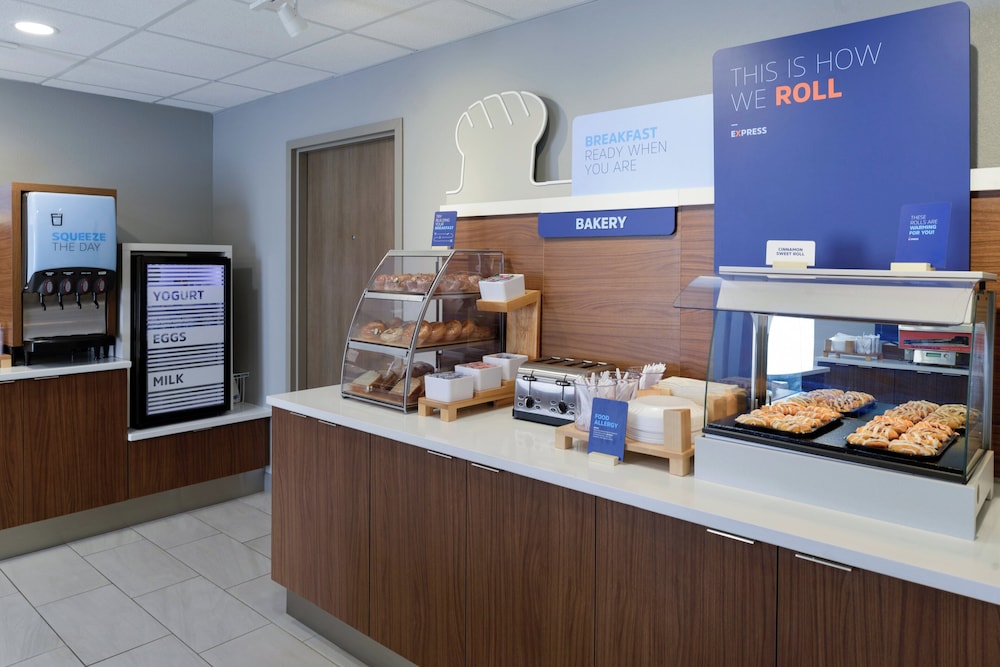 Holiday Inn Express Hotel and Suites Marysville by IHG - photo 70