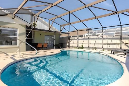 Lakeside View Pool Home close to Disney Malls — 4-Star Luxury Hotel in Kissimmee, United States