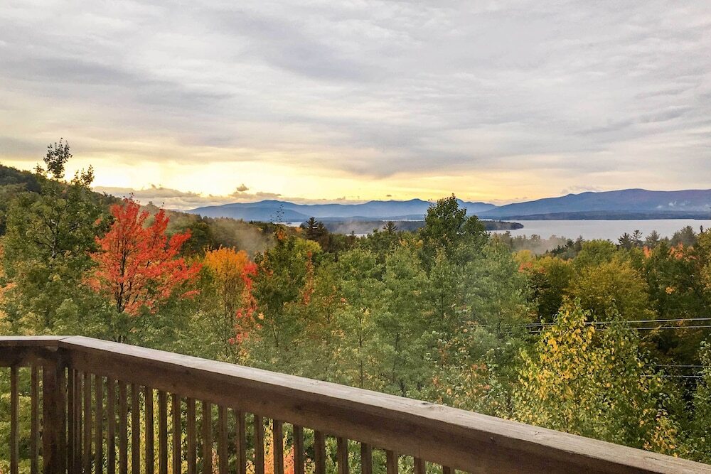Spacious Gilford Retreat with Deck 2 Mi to Skiing — 4-Star Luxury Hotel in Gilford, United States