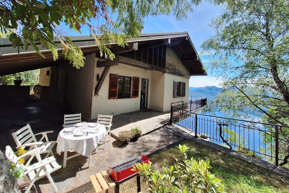 Lago Azzurro Infinity View — 4-Star Luxury Hotel in Premeno, Italy