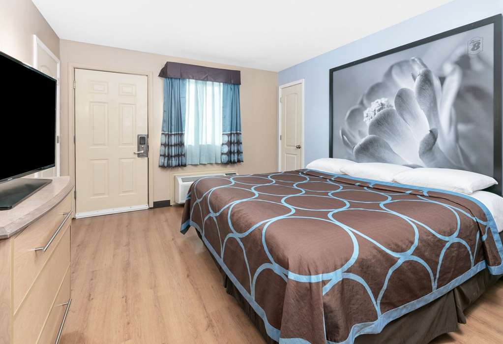 Super 8 by Wyndham New Braunfels I 35 - photo 24