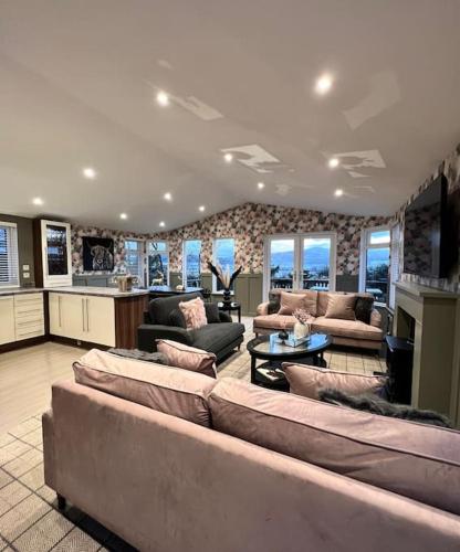 Luxury Lodge With Hot Tub In Royal Deeside — 4-Star Luxury Hotel in Banchory, United Kingdom