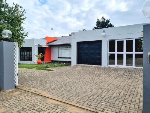 The Noble Dew Self Catering Guest House — 4-Star Luxury Hotel in Newcastle, South Africa