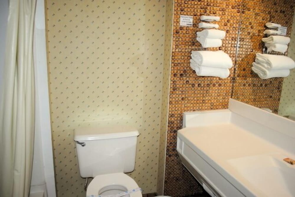 Dockside Inn & Resort - photo 23