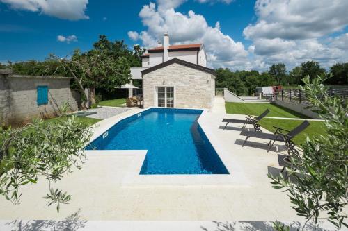Villa Nina — 4-Star Luxury Hotel in Porec, Croatia