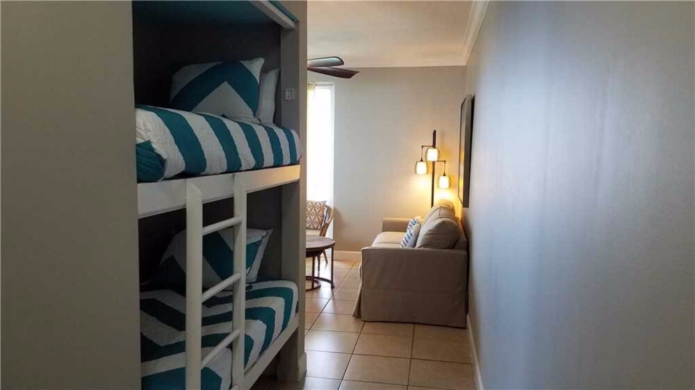 Twin Palms by Royal American Beach Getaways - photo 2