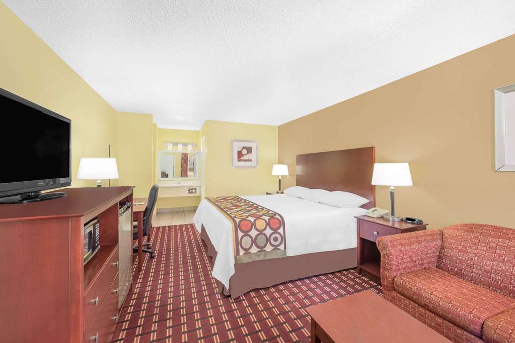 Super 8 by Wyndham Kerrville TX - photo 7