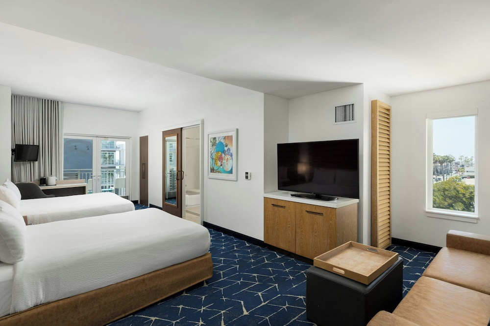SpringHill Suites by Marriott Oceanside Beach - photo 36