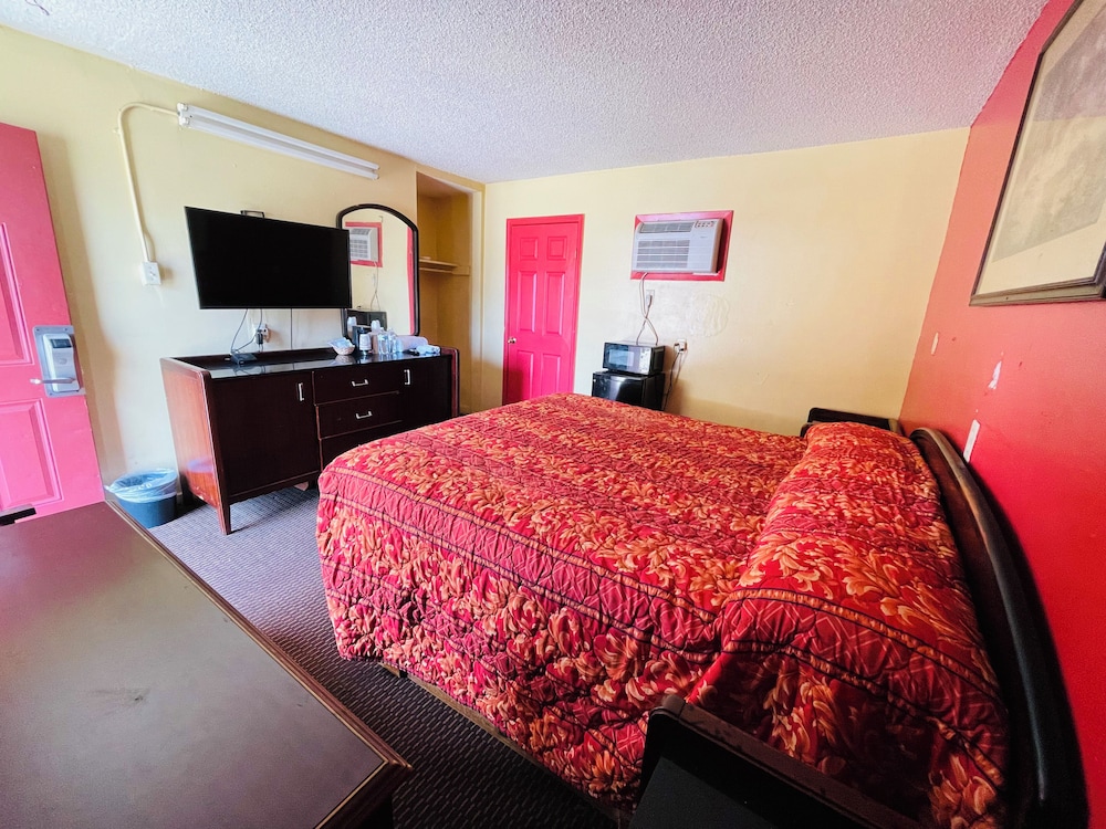 Royal Palms Motel & RV Park - photo 7