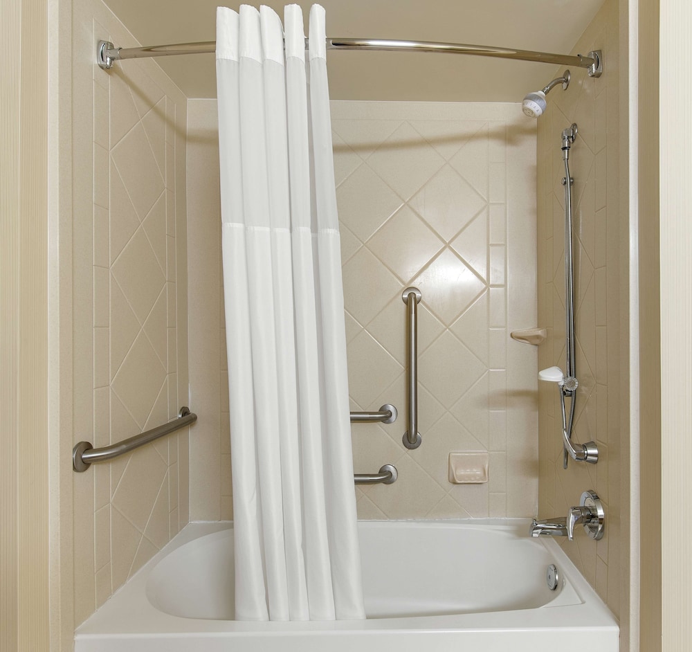 Hampton Inn & Suites North Conway - photo 15
