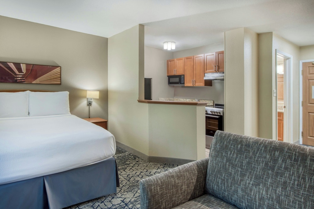 TownePlace Suites by Marriott Raleigh Cary Weston Parkway - photo 15