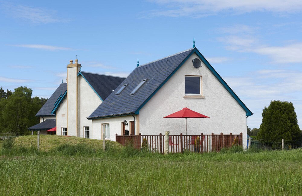 The Mews Apartment at Daviot Lodge — 4-Star Luxury Hotel in Inverness, United Kingdom