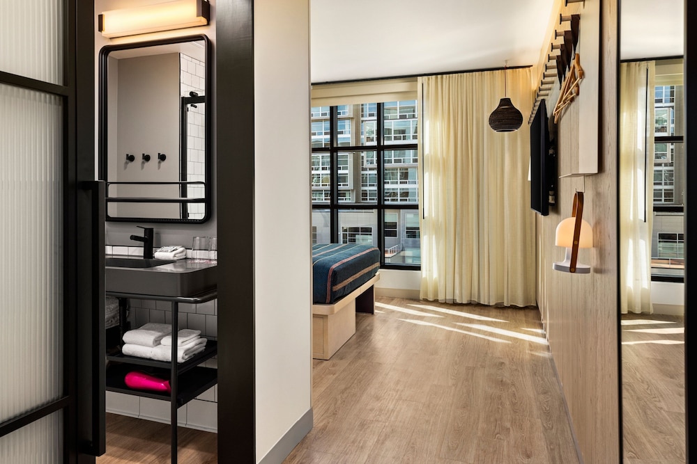 Moxy Madison Downtown - photo 11