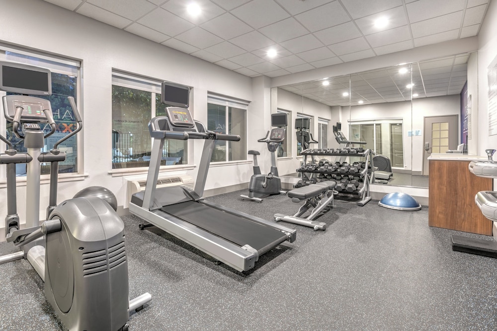 Holiday Inn Express & Suites Marshall by IHG - photo 25