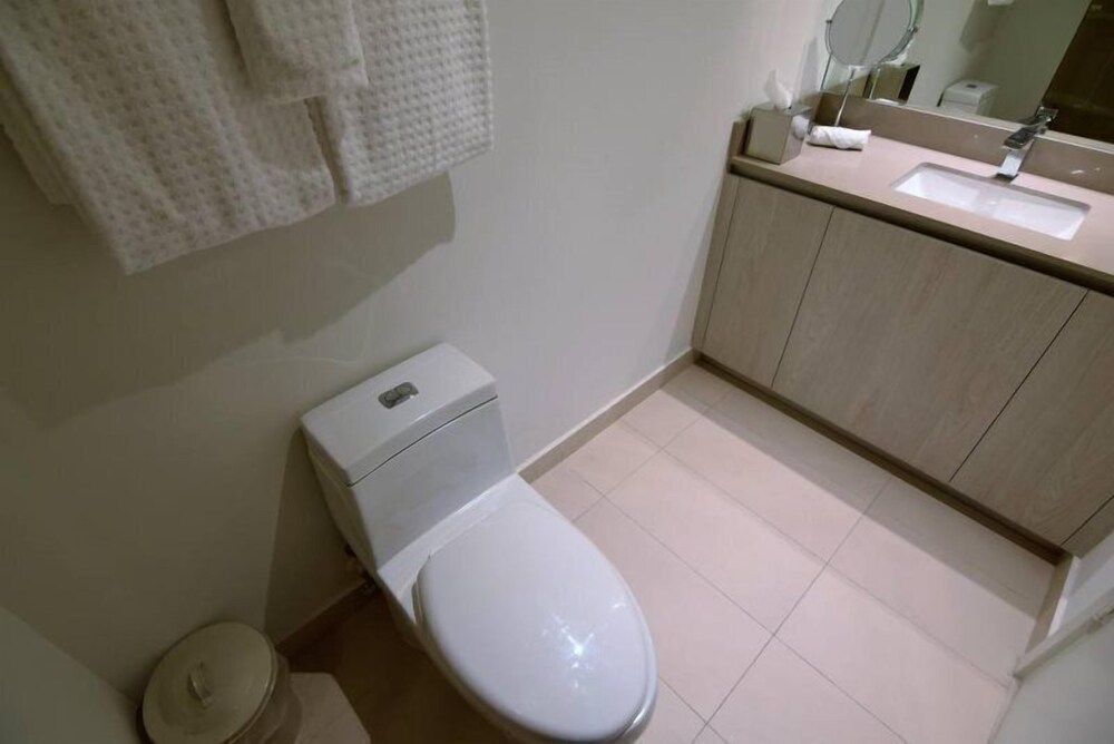 Oceanfront & Bay View 2 Bed 2 Bath @ Hyde Beach Resort - photo 35