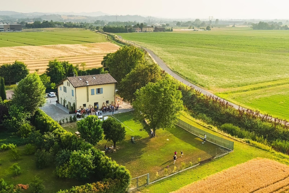 Locanda L'orangerie — hotel in Crespellano