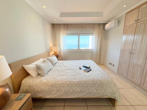 Beautiful Villa Amorio Private Heated Pool with Sea Views & WIFI — 4-Star Luxury Hotel in Adeje, Spain