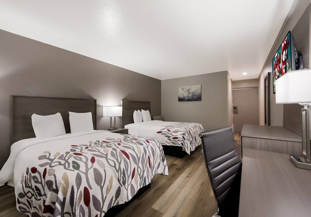 Red Roof Inn Madisonville - photo 8