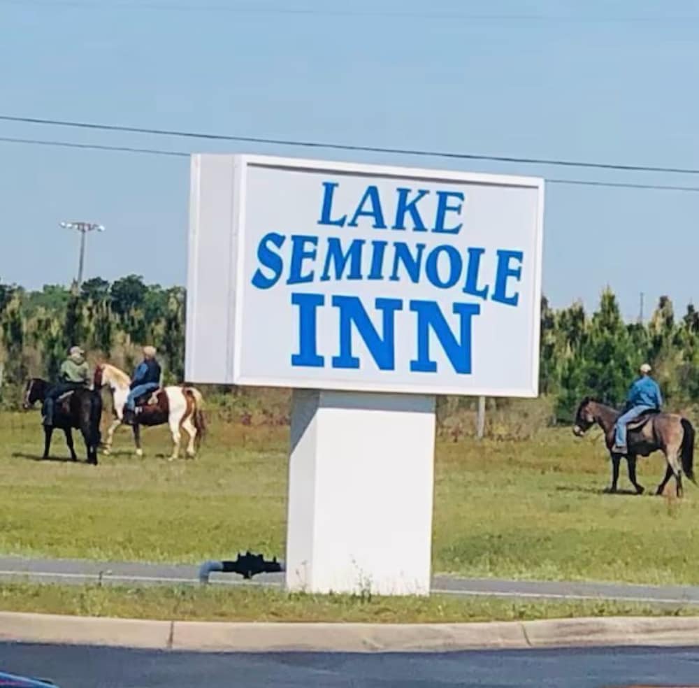 Lake Seminole Inn By Belvilla Marianna Hwy 90 - photo 17