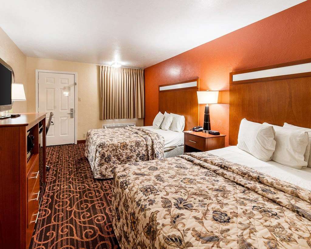 Econo Lodge Jasper - photo 19