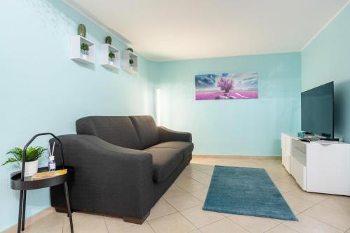 GuestHost Casa Primavera Cozy Apartment — 4-Star Luxury Hotel in Naples, Italy