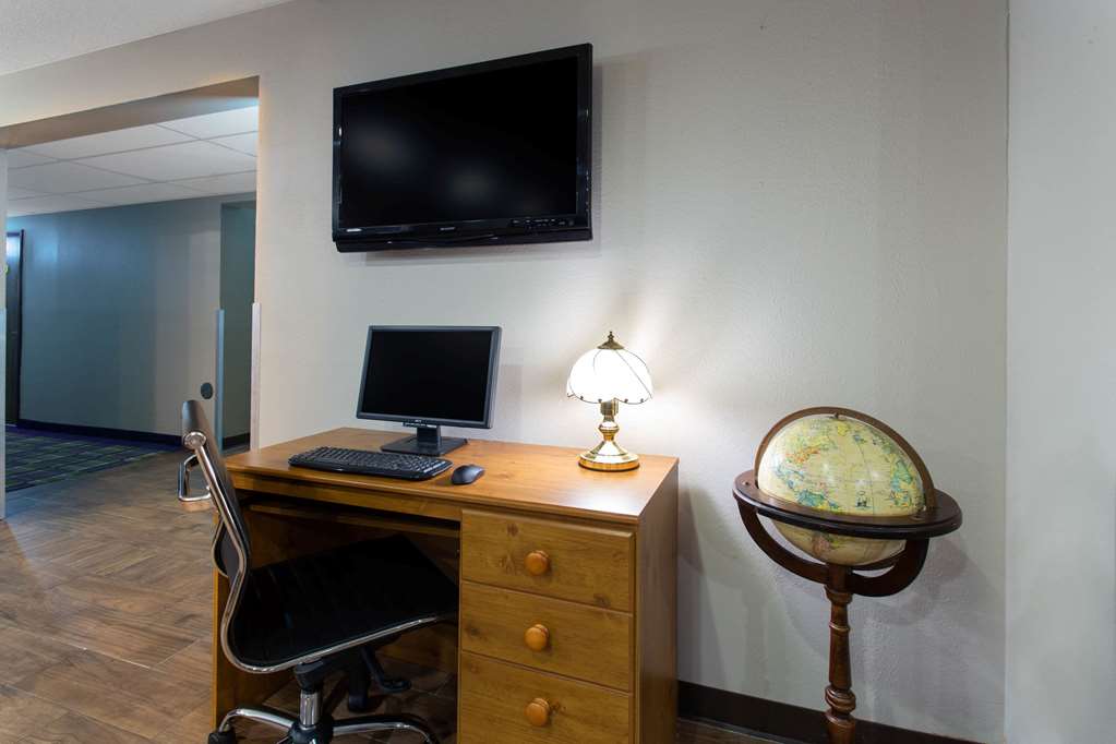 Super 8 by Wyndham Cromwell Middletown - photo 46