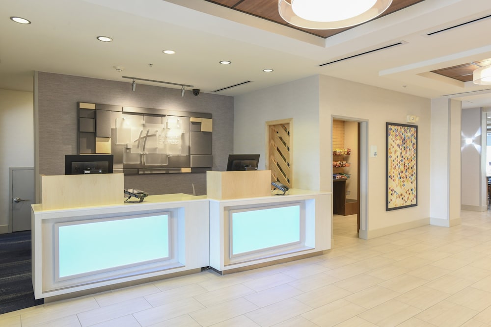 Holiday Inn Express Hotel & Suites Richwood Cincinnati South by IHG - photo 45