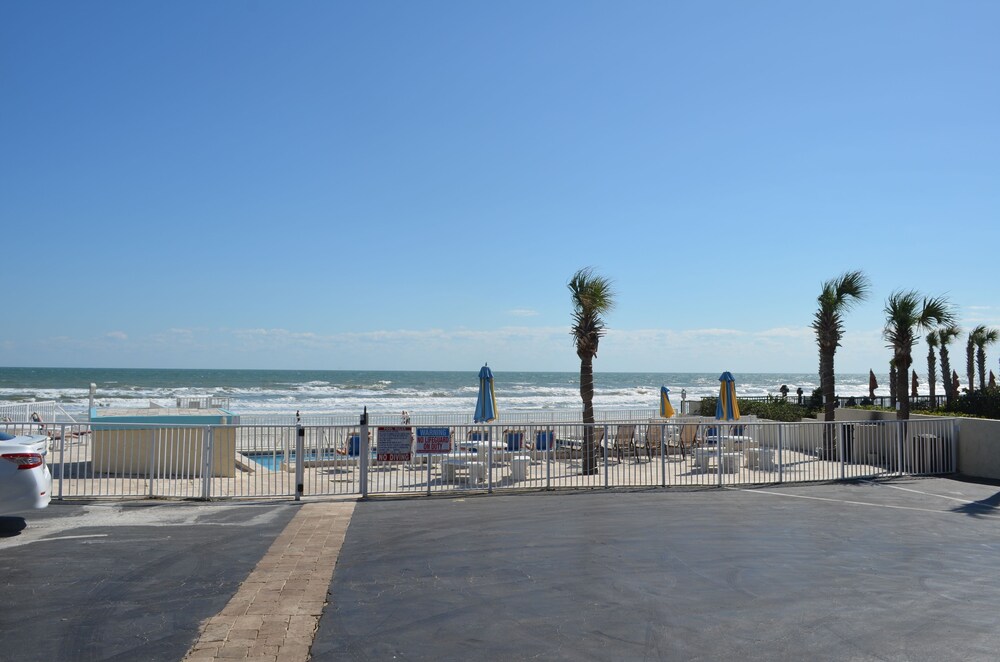 Sunrise Inn On The Beach - photo 22