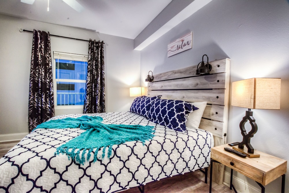Laketown Wharf Resort by Aneliya's Rentals - photo 64