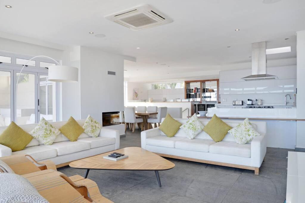 Villa Ravensteyn Camps Bay Luxury Villa