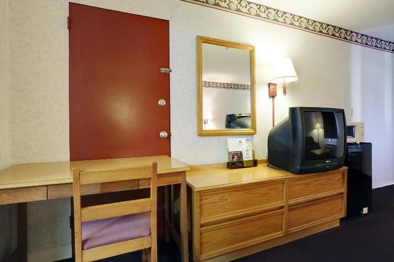 Americas Best Value Inn & Suites Macon at Eisenhower Pkwy - photo 16