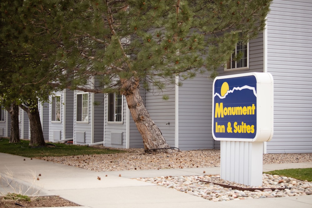 Monument Inn & Suites - photo 42